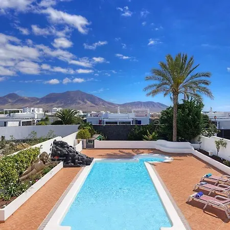 Playa Blanca Sleeps 8 Pool Air Con Wifi * Playa Blanca (Lanzarote)